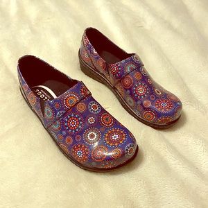 Klogs shoes size 9